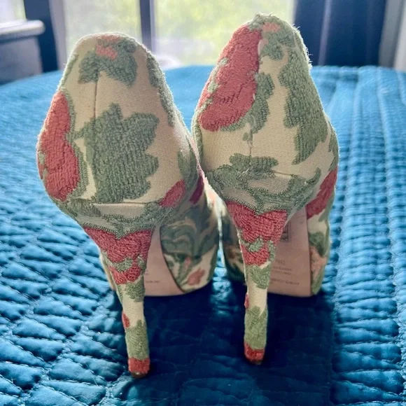 Dolce & Gabbana Tapestry/Brocade Platform Floral Pump - Picture 3 of 5